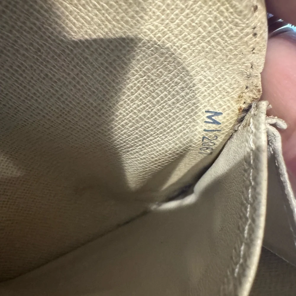 Louis Vuitton Checkered Cream and Gray Wallet - Picture 9 of 9